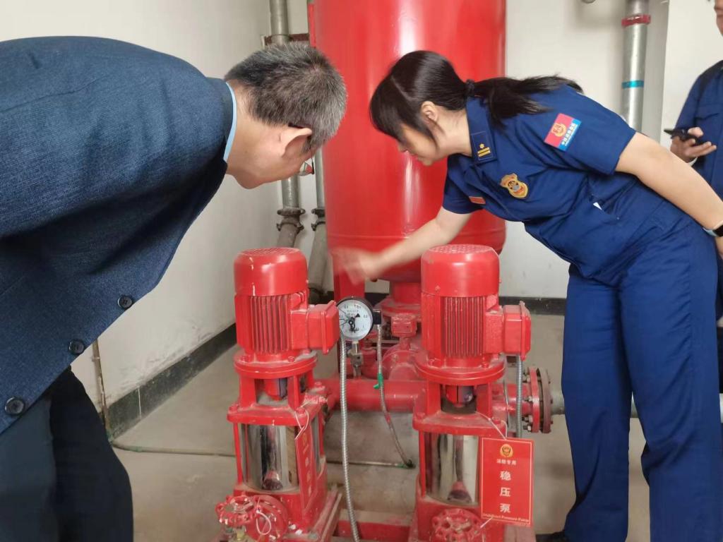 检查消防水箱 检查消防水箱
